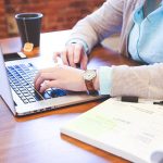 Les avantages et les inconvénients du télétravail.